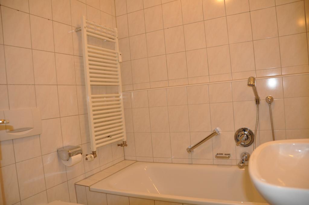 Double Two Lodge Kappel-Grafenhausen Exteriör bild